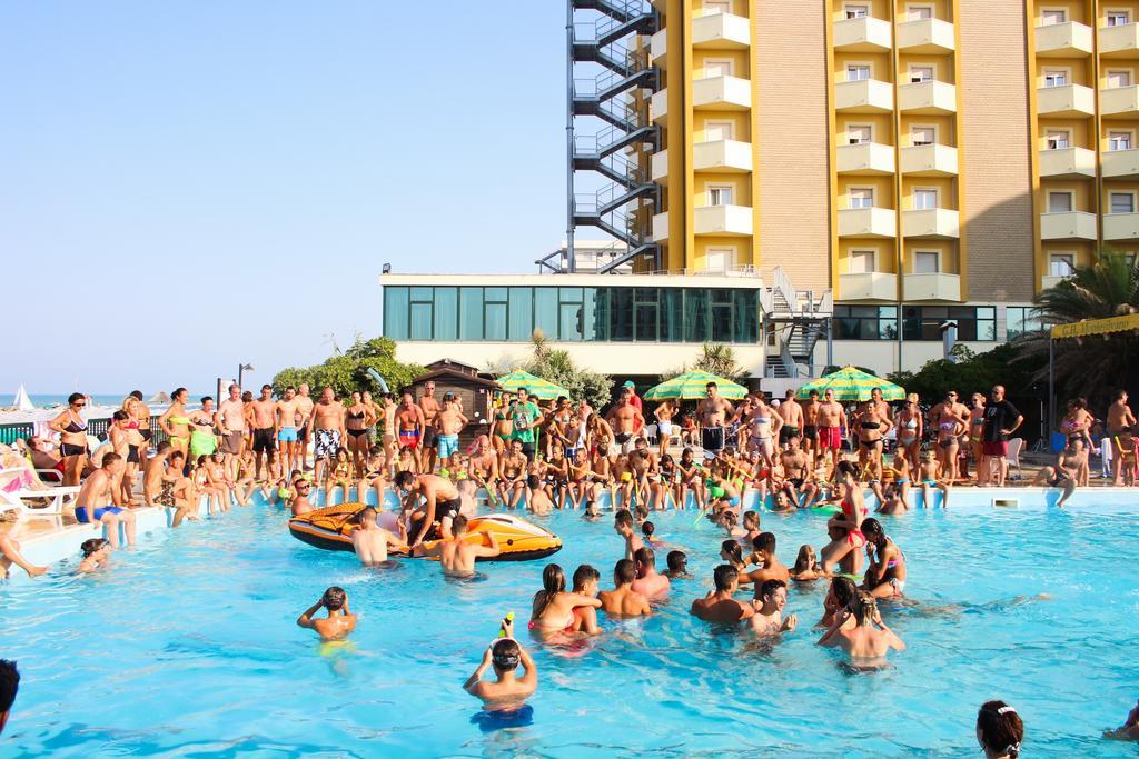 Grand Eurhotel Montesilvano Exterior photo