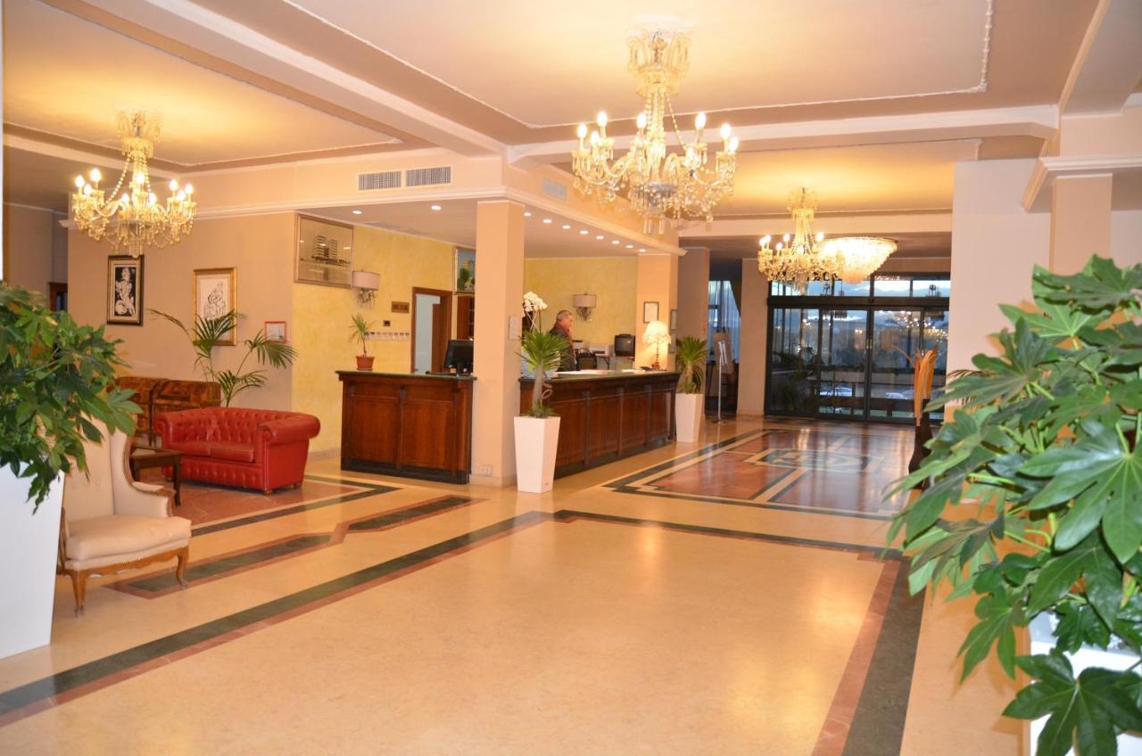 Grand Eurhotel Montesilvano Exterior photo